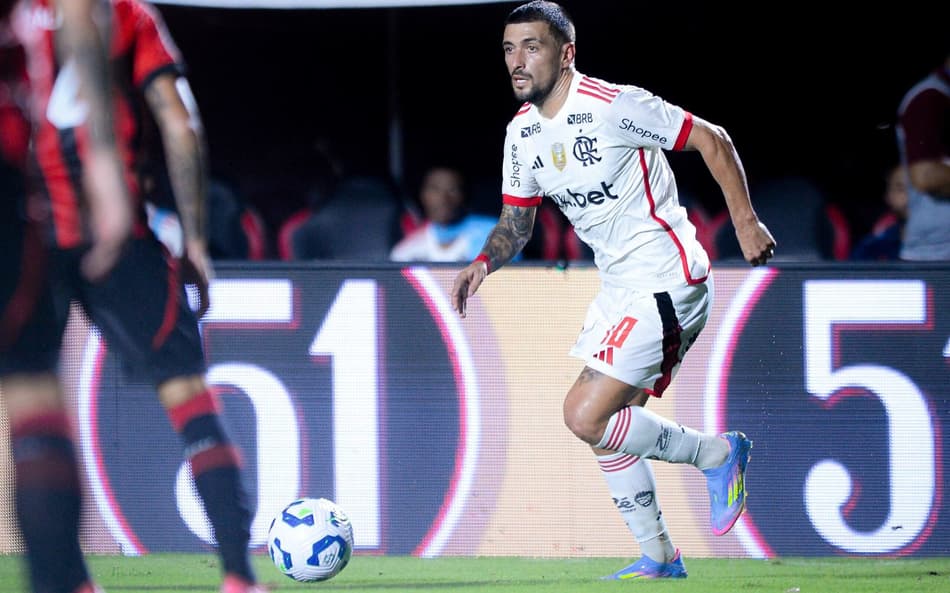 Arrascaeta atinge marca histórica com a camisa do Flamengo; confira