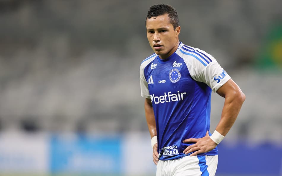 Grêmio contrata por empréstimo lateral esquerdo Marlon, do Cruzeiro