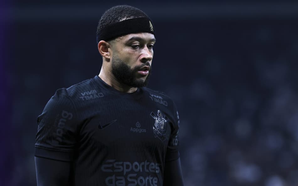 Memphis critica desorganização do Corinthians: ‘Isso não é futebol’