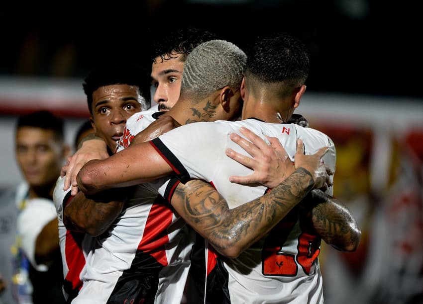 BRASILEIRO A 2025, VITORIA X FORTALEZA
