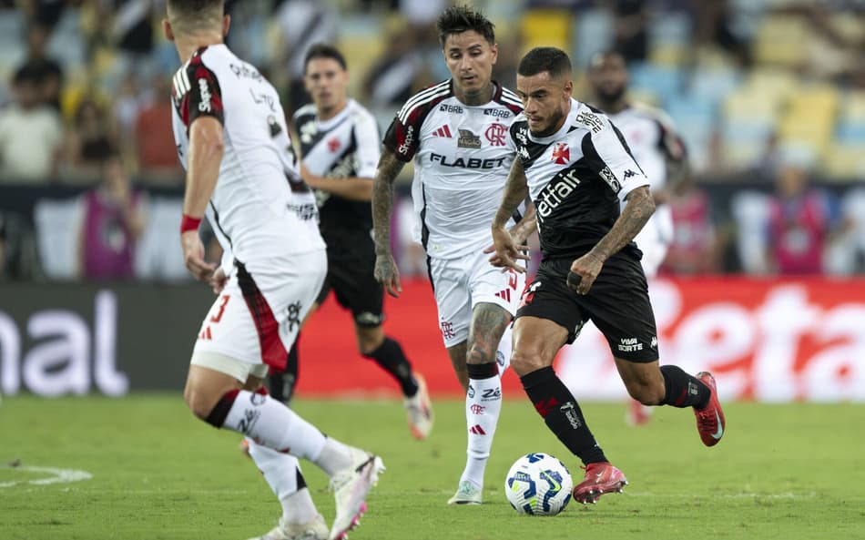 ANÁLISE: Vasco compete e mostra que empate deve ser valorizado em clássico marcado por discrepância entre elencos