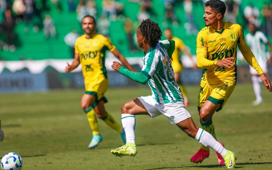 Juventude e Mirassol empatam pelo Brasileirão com direito a pênalti polêmico no VAR