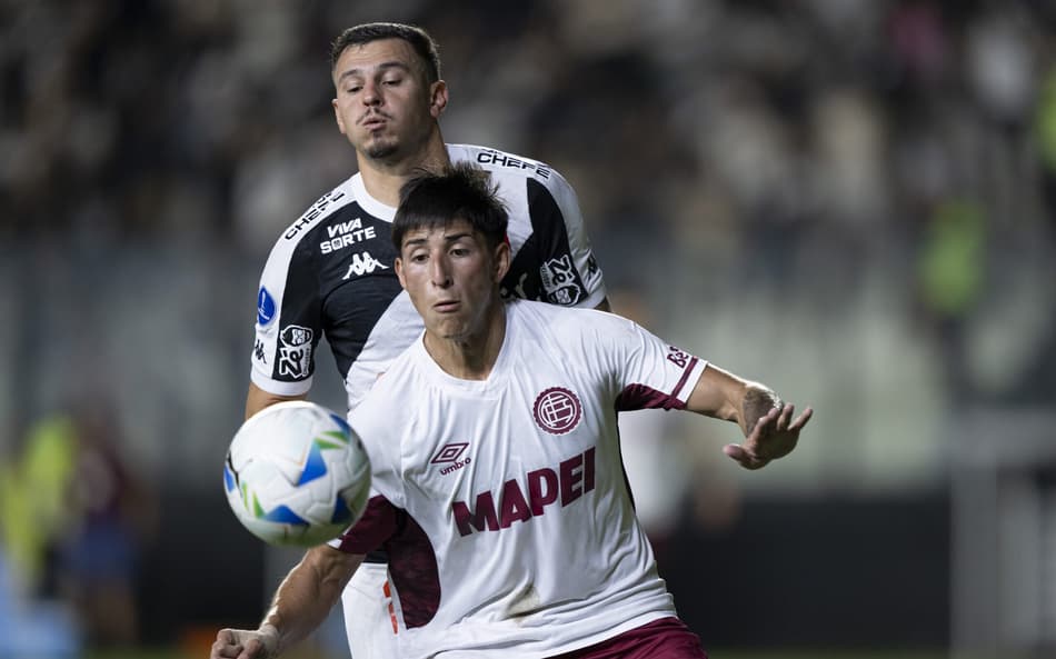 Hugo Moura dispara contra árbitro de Vasco x Lanús: ‘Não deixou rolar’