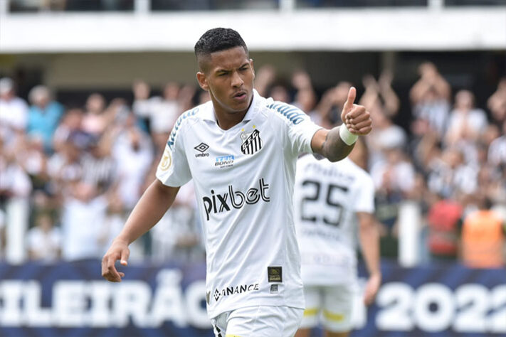 31º lugar: Ângelo (atacante) - Saiu do Santos para o Chelsea (ING) em 2023 - Valor: 15 milhões de euros 31º lugar: Ângelo (atacante) - Saiu do Santos para o Chelsea (ING) em 2023 - Valor: 15 milhões de euros