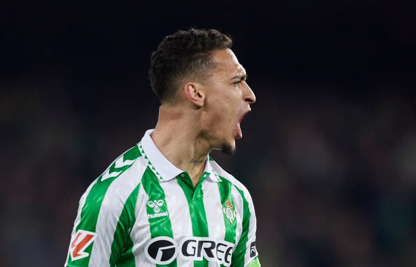 Escalação: Antony começa como titular pelo Real Betis na partida contra o Barcelona (Foto: Divulgação)