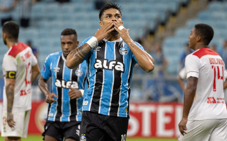 Grêmio vence Atlético Grau e mantém 100% de aproveitamento na Copa Sul-Americana