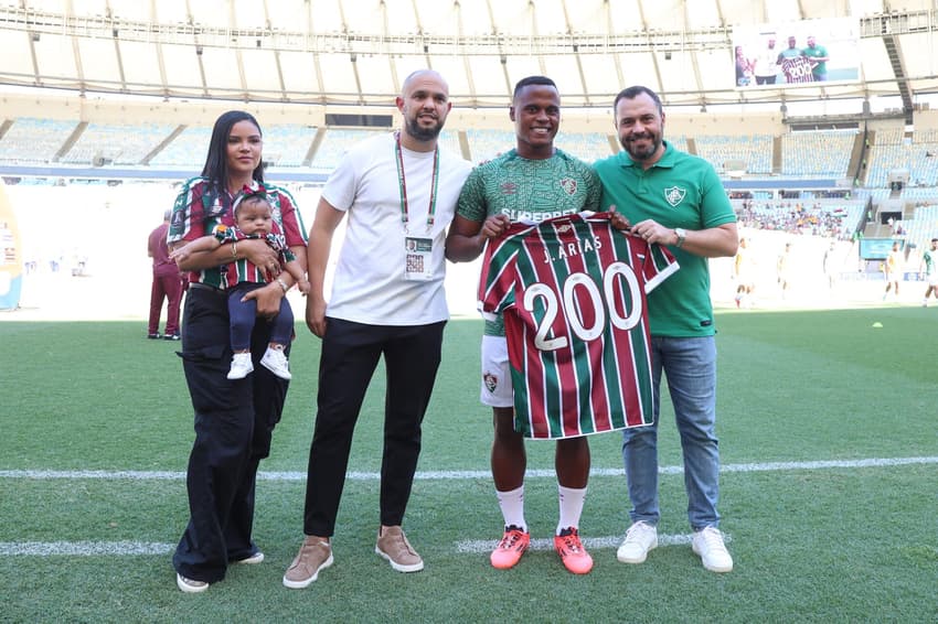 Jhon Arias completou 200 jogos pelo Fluminense