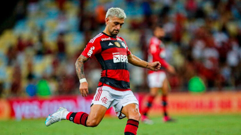 31º lugar: Arrascaeta (meia) - Saiu do Cruzeiro para o Flamengo em 2019 - Valor: 15 milhões de euros. 31º lugar: Arrascaeta (meia) - Saiu do Cruzeiro para o Flamengo em 2019 - Valor: 15 milhões de euros.