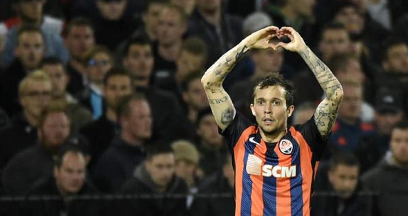 14º lugar (empate entre dois nomes): Bernard (atacante) - Saiu do Atlético-MG para o Shakhtar (UCR) em 2013 - Valor: 25 milhões de euros 14º lugar (empate entre dois nomes): Bernard (atacante) - Saiu do Atlético-MG para o Shakhtar (UCR) em 2013 - Valor: 25 milhões de euros
