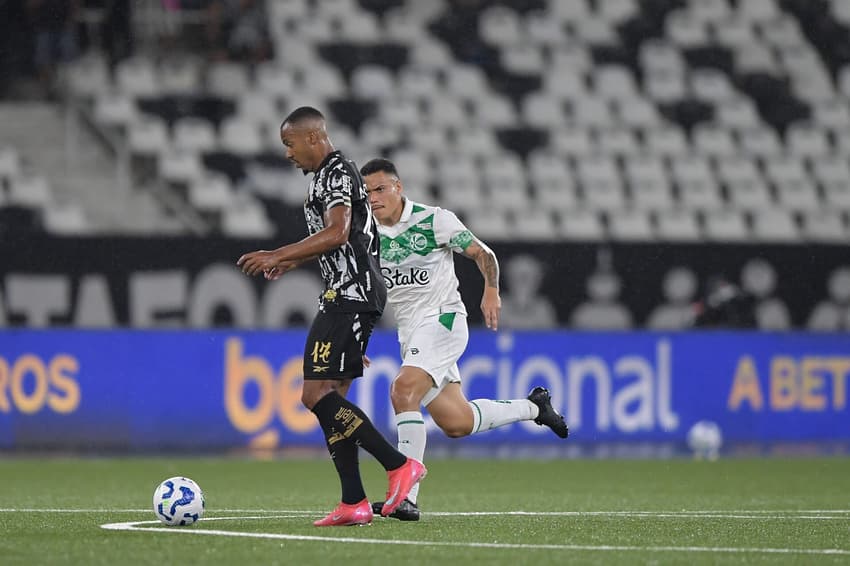 Marlon Freias em Botafogo x Juventude, no Nilton Santos. (foto: Thiago Ribeiro/AGIF)