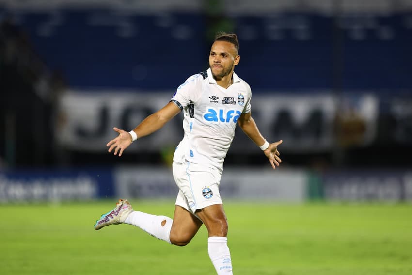 Braithwaite comemora gol da vitória do Grêmio sobre o Sportivo Luqueño. (Foto: Lucas Uebel/Grêmio FBPA)