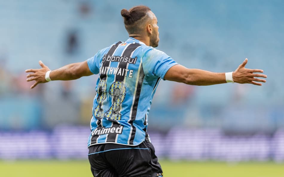 Braithwaite defende Quinteros no Grêmio: ‘somos nós no campo’