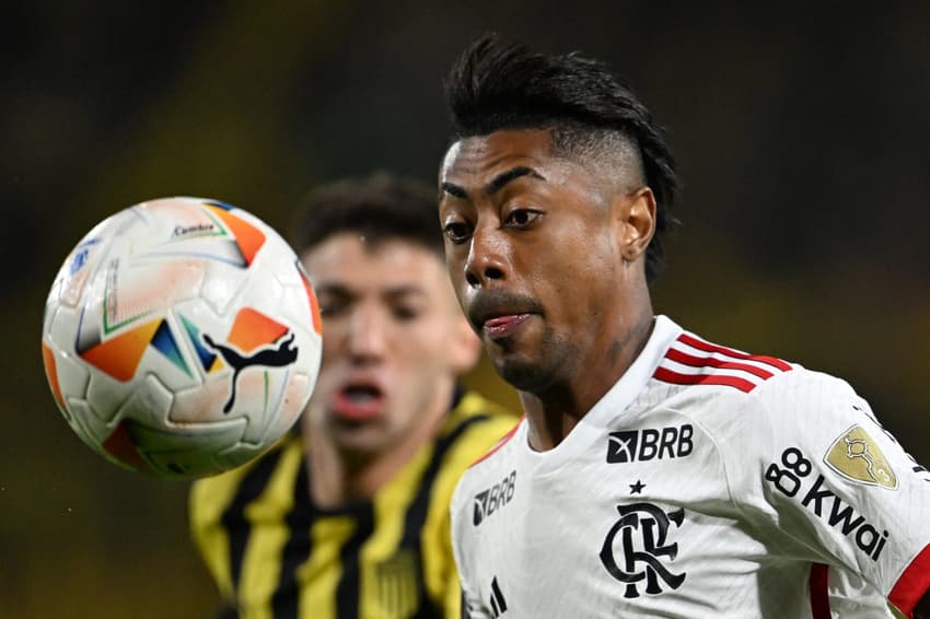 Bruno Henrique em Peñarol x Flamengo