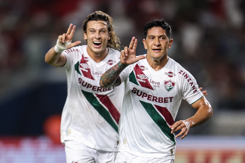 Cano e Canobbio comemoram gol do argentino marcado pelo Fluminense sobre o Águia de Marabá, na Copa do Brasil