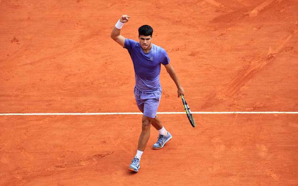 Alcaraz vira contra Fils e avança à semifinal do Masters 1000 de Monte Carlo