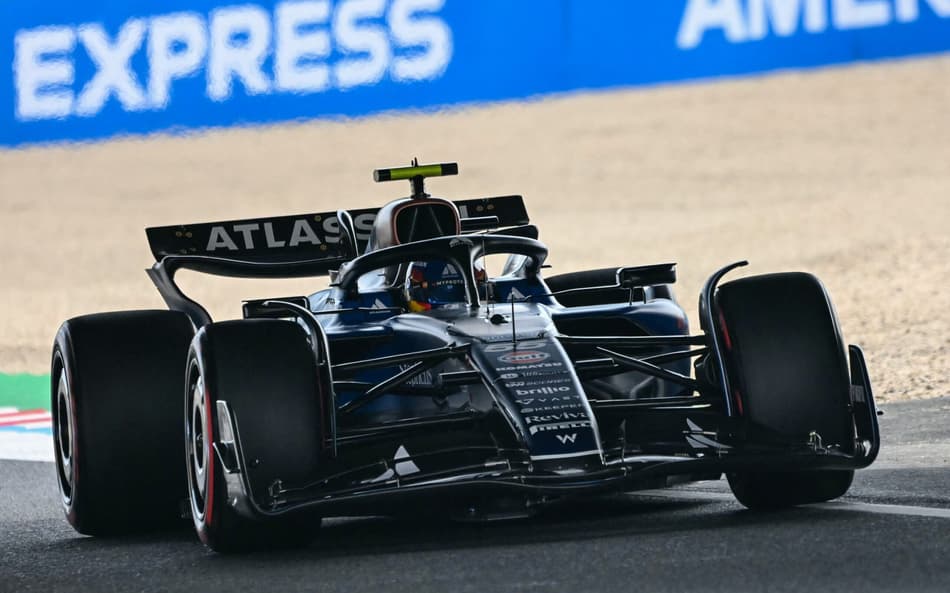 GP do Japão: Sainz é punido após incidente com Hamilton na classificação