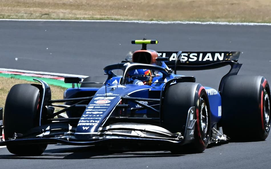 Piloto da Fórmula 1 confunde boxes no Japão após mudança de equipe