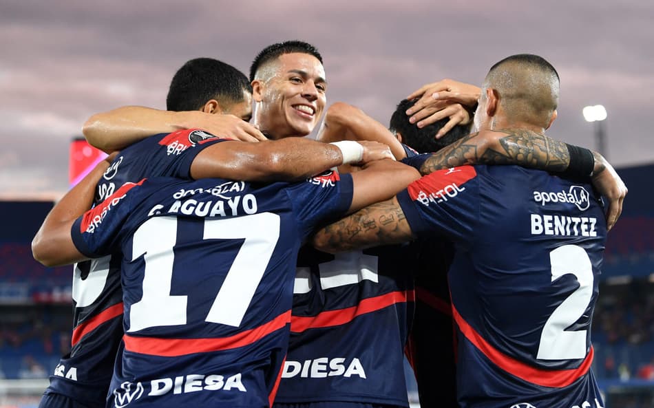 Cerro Porteño atropela Melgar e avança para a fase de grupos na Libertadores