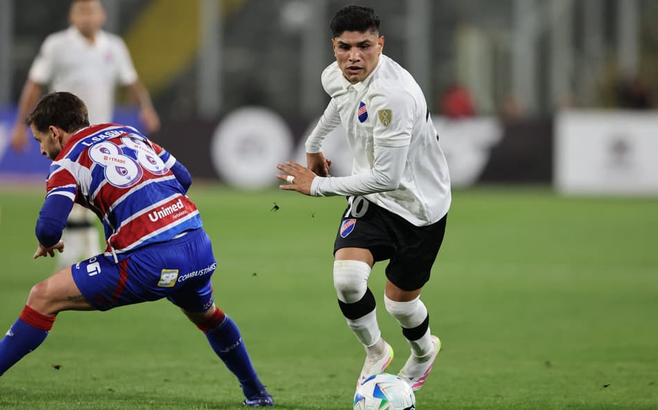 Colo-Colo-Fortaleza-03-scaled-aspect-ratio-512-320