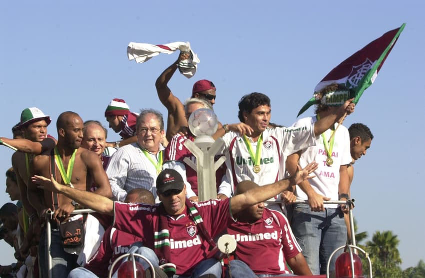 Renato Gaúcho, Thiago Silva e demais jogadores comemorando o título da Copa do Brasil de 2007.