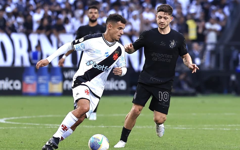 Rival do Corinthians na Sul-Americana faz post ‘enigmático’ com escudo do Vasco