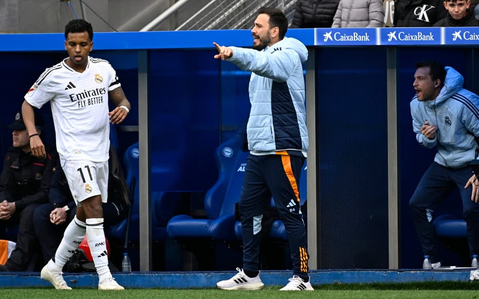 Ancelotti critica atitude de Mbappé em jogo do Real Madrid: ‘Não falei com ele’