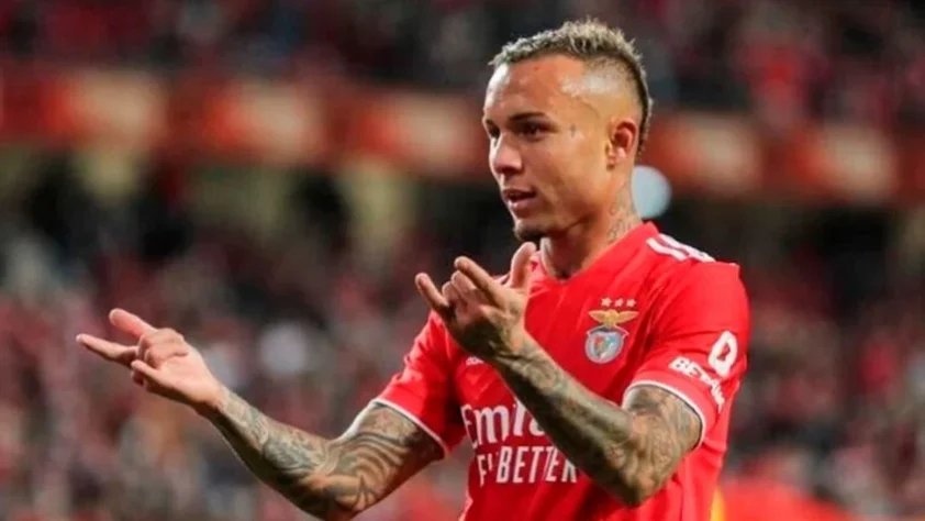 21º lugar: Everton (atacante) - Saiu do Grêmio para o Benfica (POR) em 2020 - Valor: 20 milhões de euros 21º lugar: Everton (atacante) - Saiu do Grêmio para o Benfica (POR) em 2020 - Valor: 20 milhões de euros