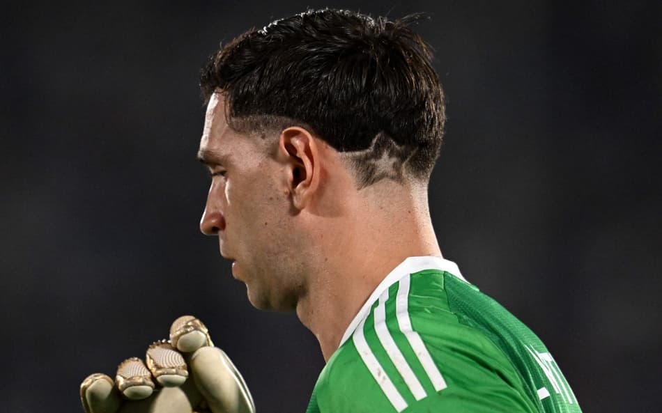 Goleiro da Argentina provoca Brasil após vitória em clássico
