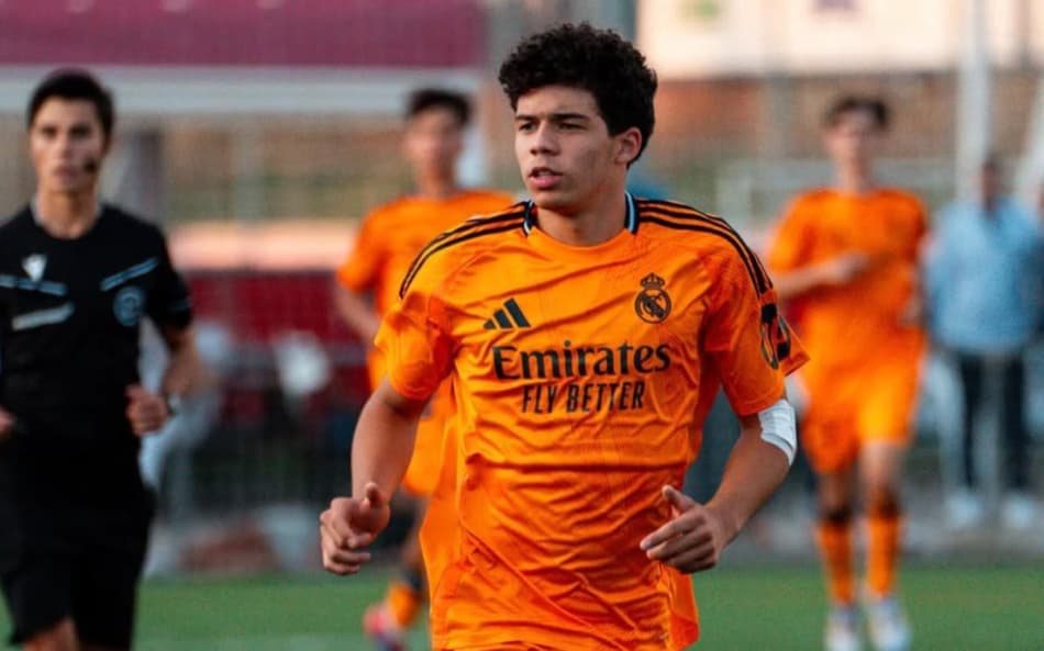 Com 15 anos, filho de Marcelo brilha na estreia pelo sub-19 do Real Madrid; veja a jogada