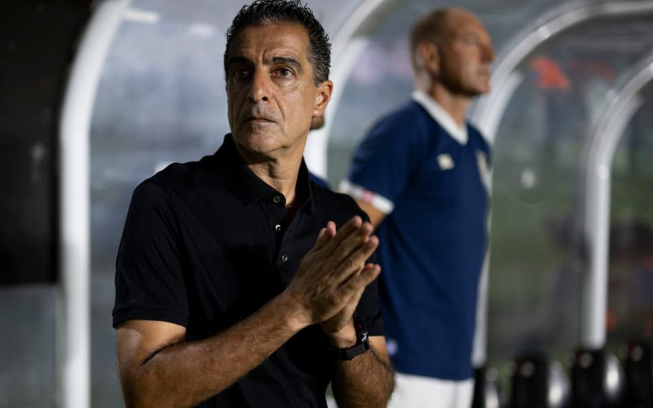 Botafogo acerta contratação do técnico Renato Paiva