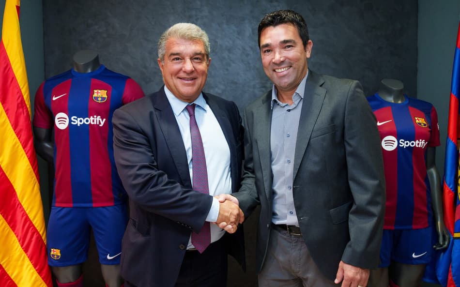 Barcelona se manifesta sobre rumores de saída de Deco como diretor esportivo