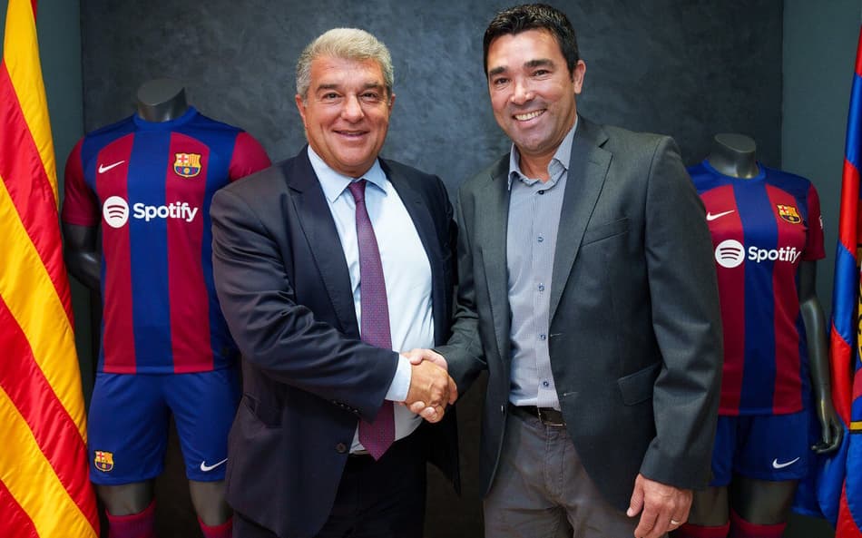 Dirigente do Barcelona, Deco comenta sobre possibilidade de jogo de despedida de Messi e exalta Vitor Roque
