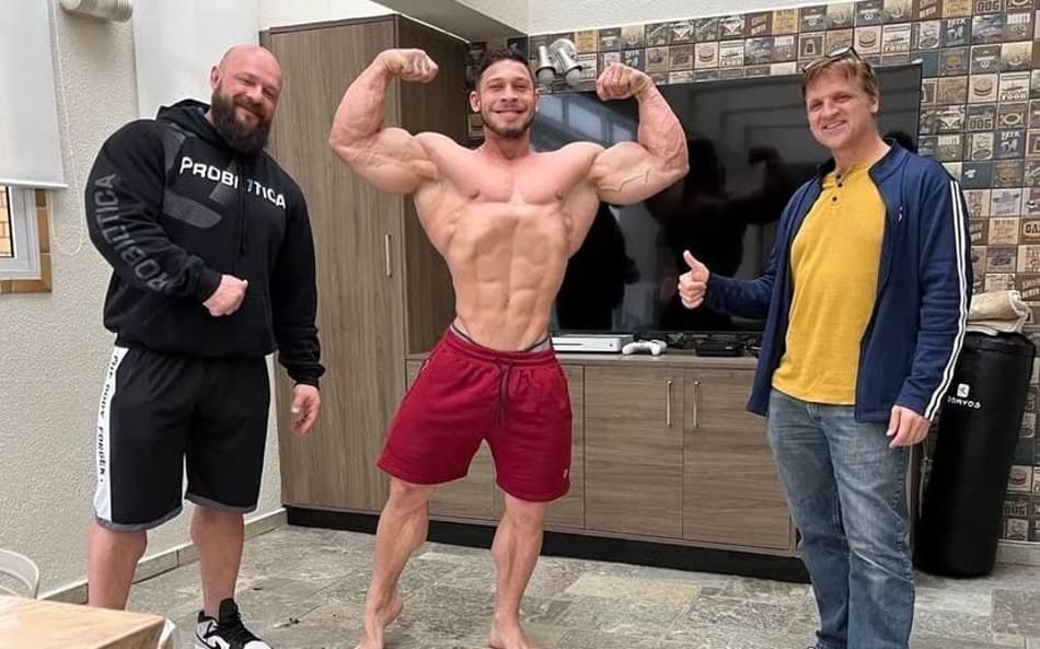 Com mais de 120 kg, Ramon Dino revela parte do físico; veja o vídeo