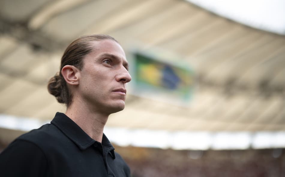 Diretor do Flamengo diz que Filipe Luís chama atenção de europeus