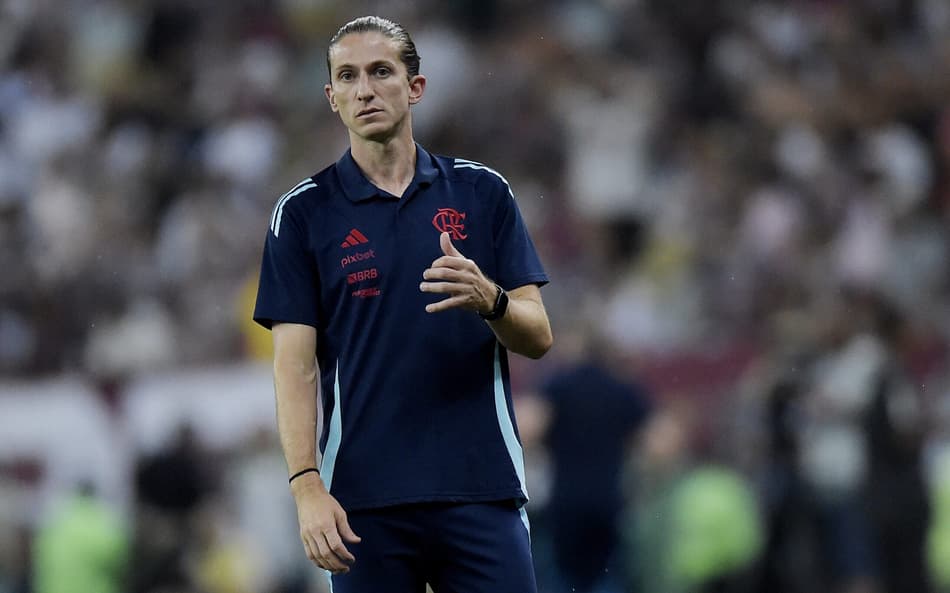 Filipe Luís atinge marca histórica entre treinadores mundiais
