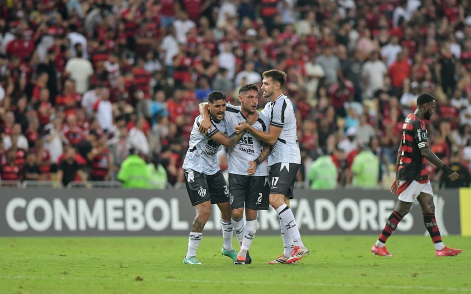 Arrascaeta cita falhas e valoriza adversário do Flamengo após derrota na Libertadores