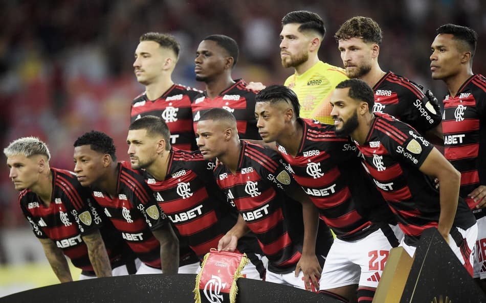Prioridades do Flamengo têm ‘conflito de versões’ entre jogadores e Filipe Luís
