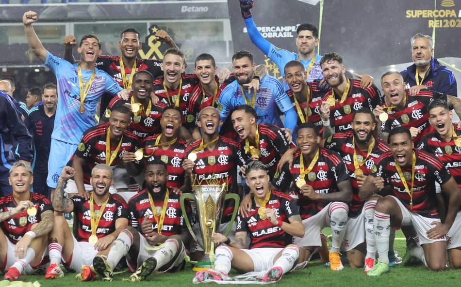Clubes da Inglaterra têm interesse em dupla do Flamengo