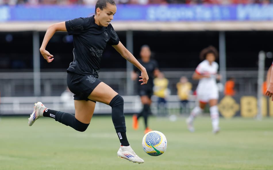 Libertadores Feminina: onde assistir, horários e escalações de Santos e Corinthians