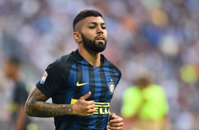 13º lugar: Gabigol (atacante) - Saiu do Santos para a Inter de Milão (ITA) em 2016 - Valor: 29,5 milhões de euros 13º lugar: Gabigol (atacante) - Saiu do Santos para a Inter de Milão (ITA) em 2016 - Valor: 29,5 milhões de euros