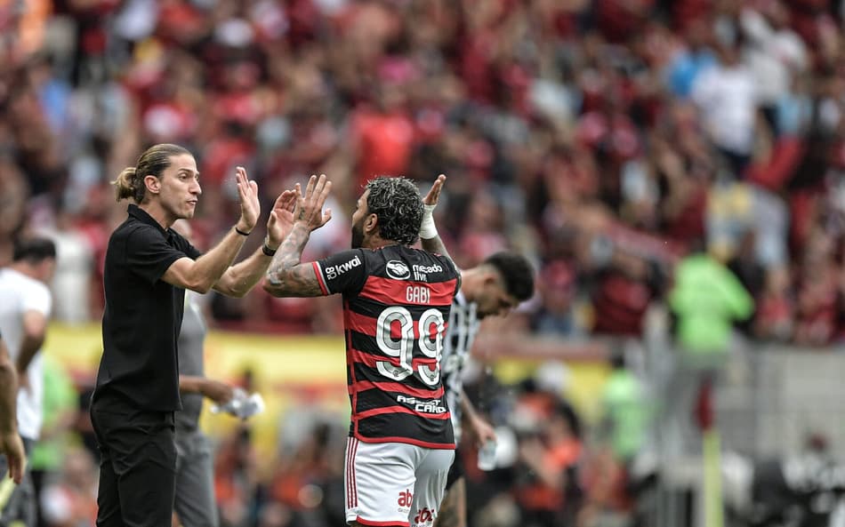 Fabrício Bruno revela que Gabigol quis deixar o Flamengo pela amizade com Filipe Luís