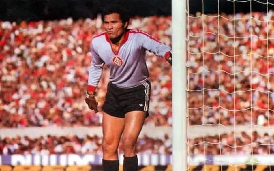 Botafogo, Inter, Nacional-URU… Clubes prestam homenagens ao ex-goleiro Manga