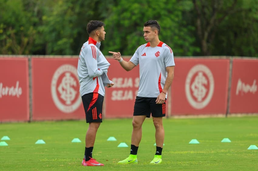 Treino do Internacional - Óscar Romero e Rafael Borré (Foto: Ricardo Duarte/SC Internacional)