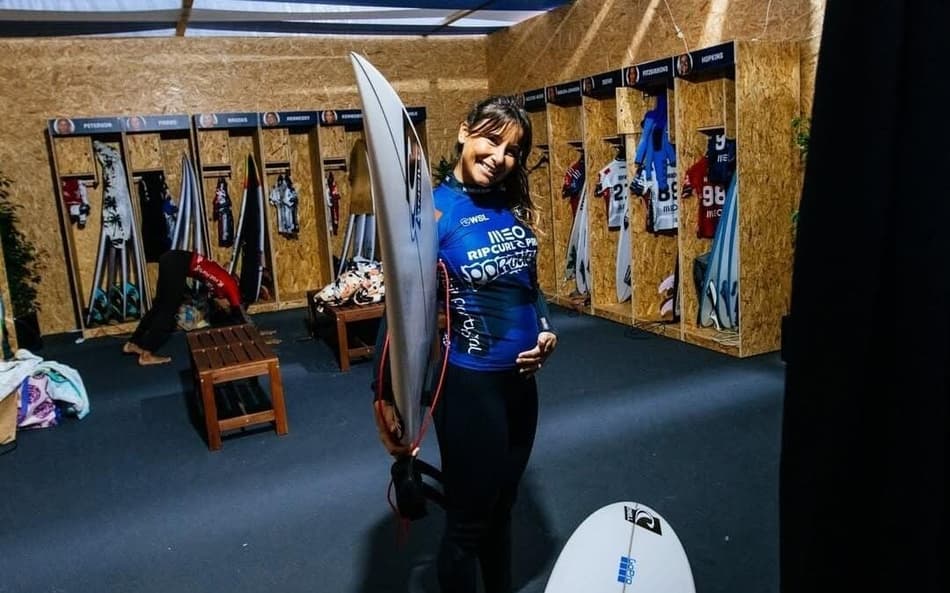 WSL: Surfista grávida de 4 meses é eliminada e se emociona durante entrevista