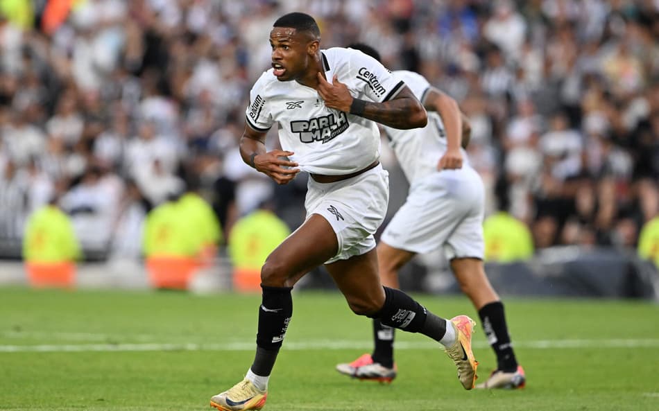 Com venda de Júnior Santos, Botafogo bate recorde no mercado da bola