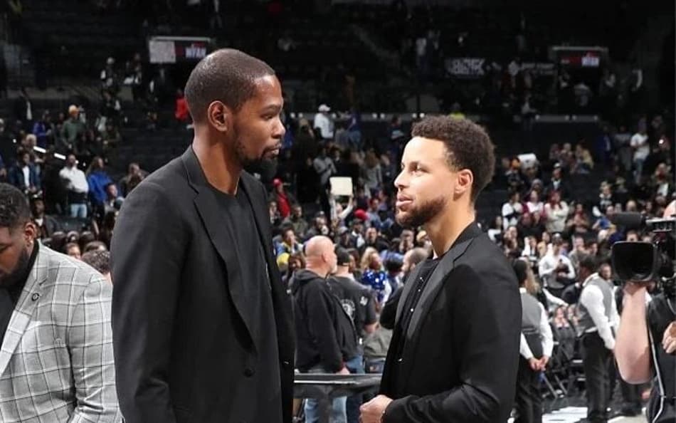 Golden State Warriors, de Stephen Curry, vence equipe de Kevin Durant e elimina Suns dos playoffs