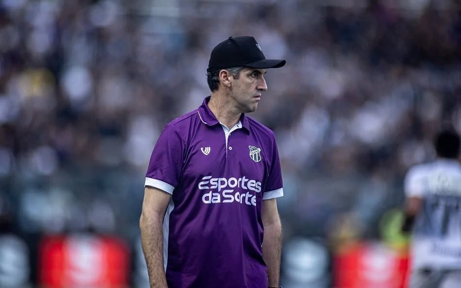 Léo Condé fala em arbitragem ‘confusa’ após pênalti contra o Ceará