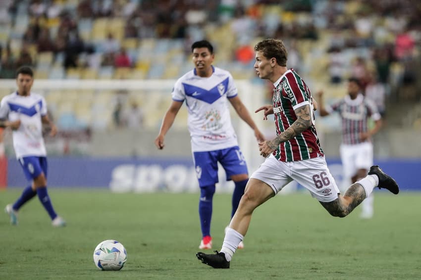 Léo Jance em campo pelo Fluminense (Foto: Lucas Merçon/FFC)
