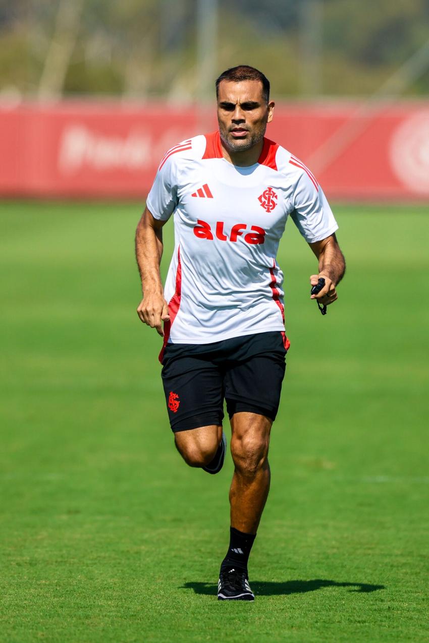 Treino do Internacional - Gabriel Mercado (Foto: Ricardo Duarte/SC Internacional)