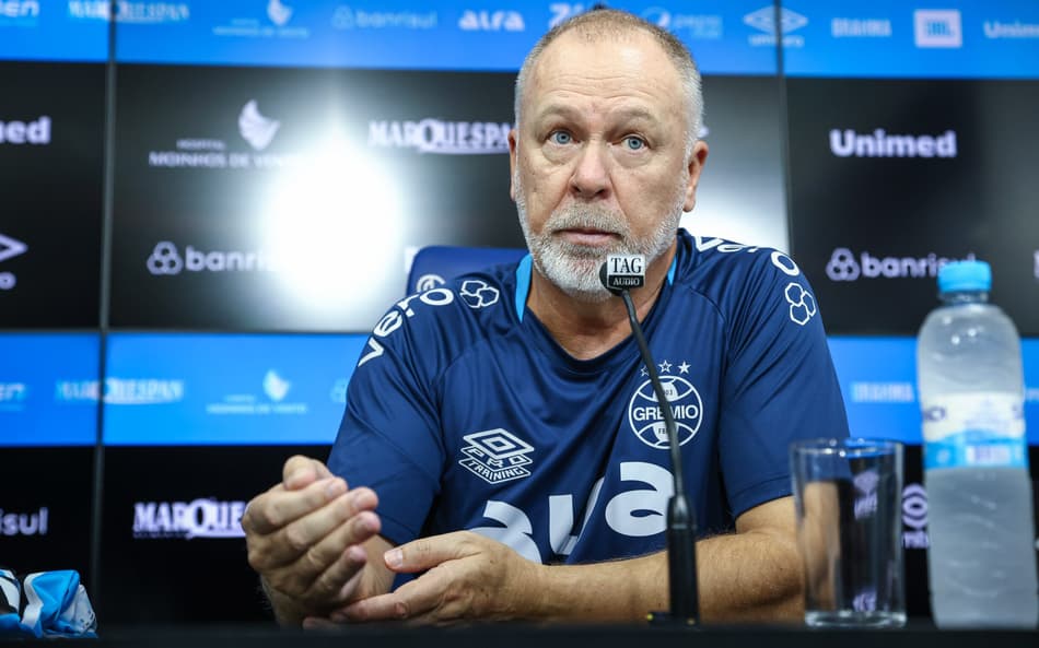 Mano Menezes sobre retorno ao Grêmio: ‘precisamos convencer a geração da Arena’